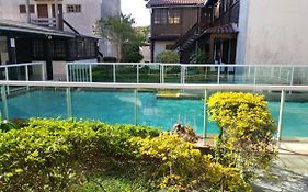 Apartamento com piscina